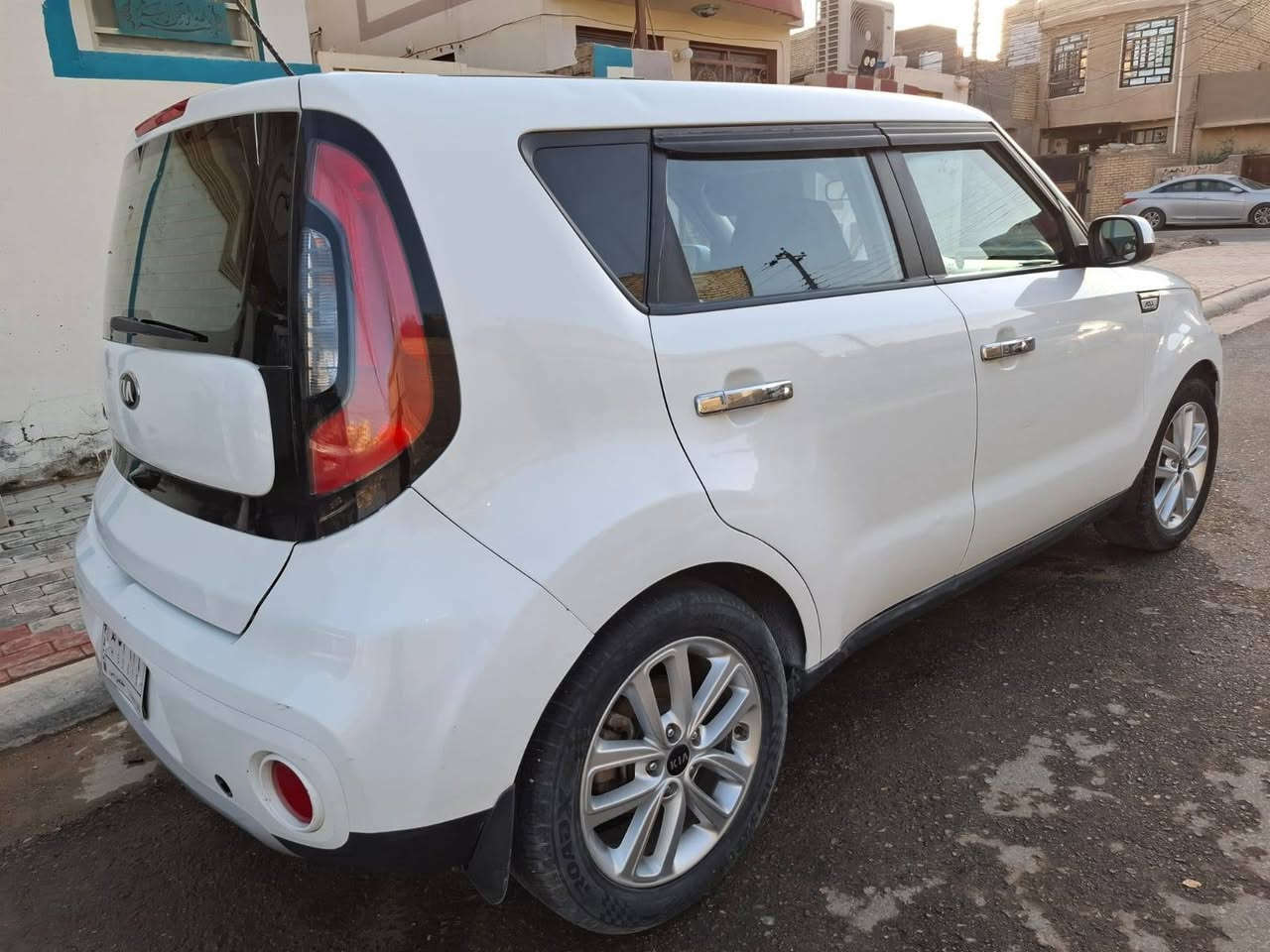 كيا سول (Kia Soul) - موديل 2019
السيارة موجودة في كربلاء، وجاهزة للتحويل المباشر ثاني يوم (السنوية باسمي).
​المحرك: 2000 GDI
​ماشية: 89 الف ميل
​الرقم: بغداد
​شاشة كاربلاي (CarPlay) مع كاميرا خلفية.
​الضرر في البنيد والجاملغات الامامية
​يوجد صبغ في ربع الباب الخلفي، الجاملغ الخلفي
​السعر: 99 ورقة وبيها مجال للشراي.
​للتواصل والاستفسار:
📞 ***********
📞 ***********
