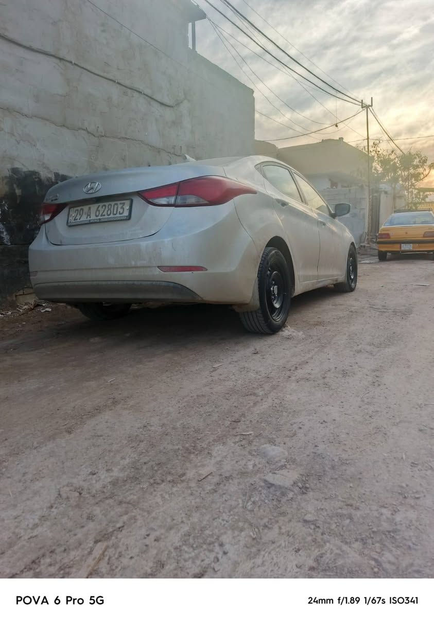 السلام عليكم النترا مديل 16 وارد امرريكي بيهه ضرر امرريكي  باب وجاملغ مبدل بس باب   واربع اصابع بنيد ودوسه اليمنى فقط مواصفات فتحه وسويج باتري جديد تبريد كهربائيات فقط نقص طاابوكه سعر 85 وبيهه مجال للاستفسار الاتصال ع هذا الرقم ***********

نص مكتوب في الصور:
- POVA 6 Pro 5G 30mm f/1.89 1/100s ISO291
- POVA 6 Pro 5G 24mm f/1.89 1/67s ISO341
