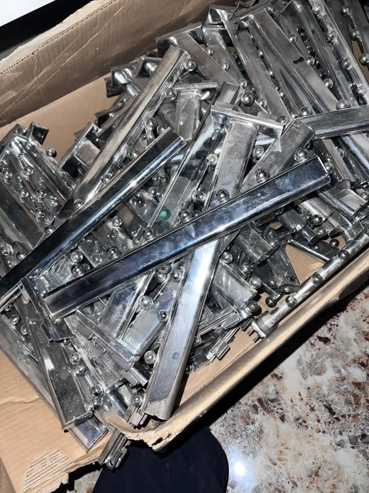 للبيع للبيع
عارضات  العدد. 2السعرر   مليون 

ستانات  محل. ملابس 
المسطره.العدد. 40السعرر 6الف

ستاند العدد 80او اكثر السعرر 3الف 
الستانات بيع كامل موو مفرد 
الخاص مفتوح علق اني ادخلك 
الرقم ***********

