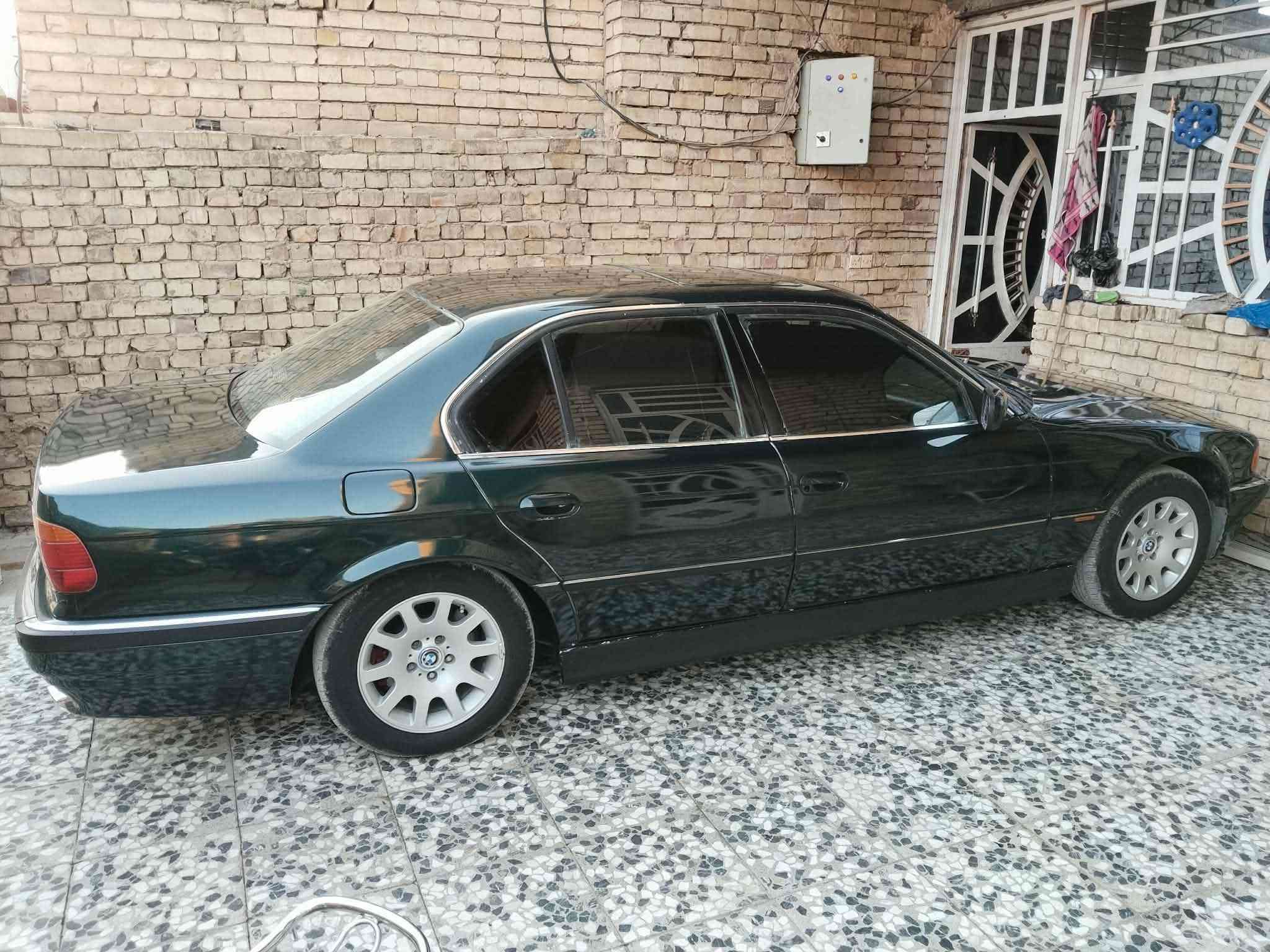 السلام عليكم بي ام كاسحه 730 1996.V8 زيتوني مكفوله من الضربه والطخه محرك كير حداديه جدد بلادي كهربايات كلها شغاله 5ويلكب فتحه قمارة سلايت روف تبريد قطعتين كشنات جلد وكهرباء دواخل كلها جلد+صاج هاتف اصلي تحكم ستيرن جهتين مثبت سرعه جام كهرباء مرايات كهرباء خزن ميموري مسجل بلادي دبل جام دبل كزوز بلاد نضام سبورت شغال ABS دبل جكمجه لدات اماميه رقم بابل الدولي مميز سنويه جديده باسمي تحويل وين ماتريد مكاني بغداد السعر 65 رقم الهاتف *********** 
سياره بلعافيه عل ياخذه شنو ابالك جديد من ميكانيك ومن كشر ونصبه
