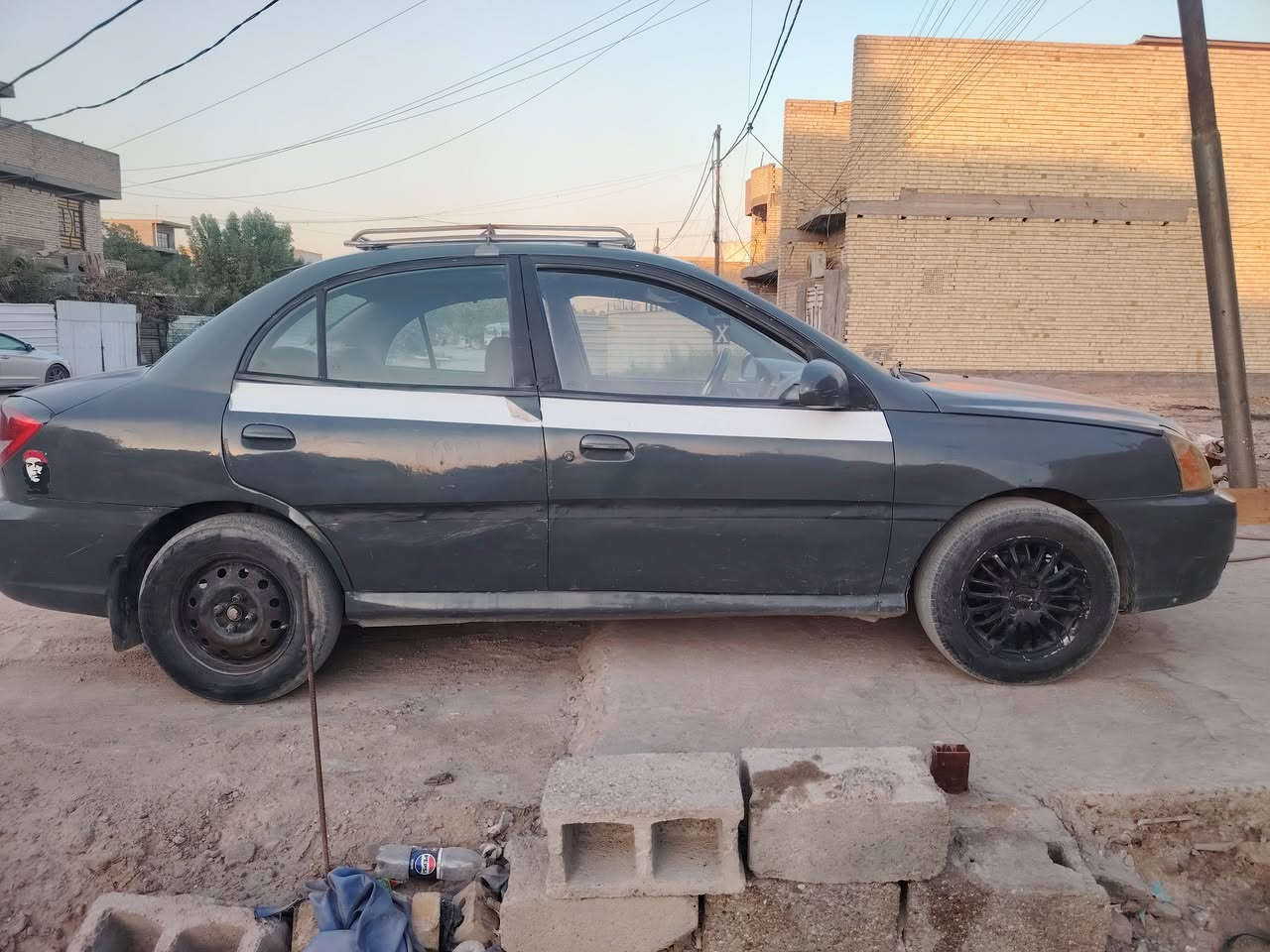 كيه ريو 2005سياره نضيفه ماشيه 130 كير أوتو بيهه الكير شويه بي صفنه ينزل من سعر السياره سعر الكير رايدهه 38مجال قليل ***********
