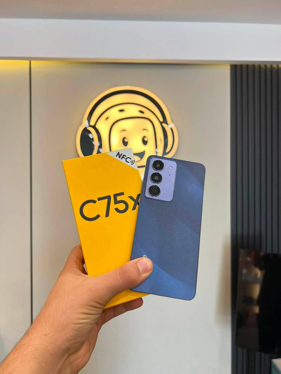 Realme c75x ♥️
بسعر 225 الف فقط مع كامل ملحقات 

الذاكرة 256GB

رام 8GB+16GB=24GB

المعالج Helio G81 Ultra

البطارية 6000 مللي أمبير 

الكاميرا 50MP

تردد الشاشة 120HZ

جهاز كلش حلو ونظيف 🔥

للاستفسار ***********
يوجد خدمة توصيل بغداد وكافة محافظات العراق
