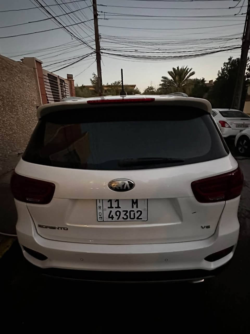 السلام عليكم سورنتو خليجي 2019 رقم بغداد بسمي 
فول موصفات ماعدا البنراما مكينه 6 سلندر بيه صبغ ربع قبق الصندوك وبارد شبر بالبنيد ماشية 115  عارضه ب232 وبيه مجال *********** مكاني بغداد الشعب
