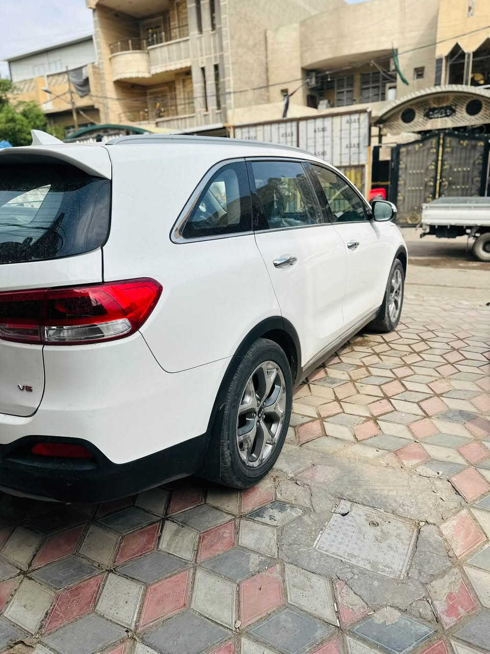 سورنتو ٢٠١٦ • ١٩٠ الف كم • جنطة كهرباء