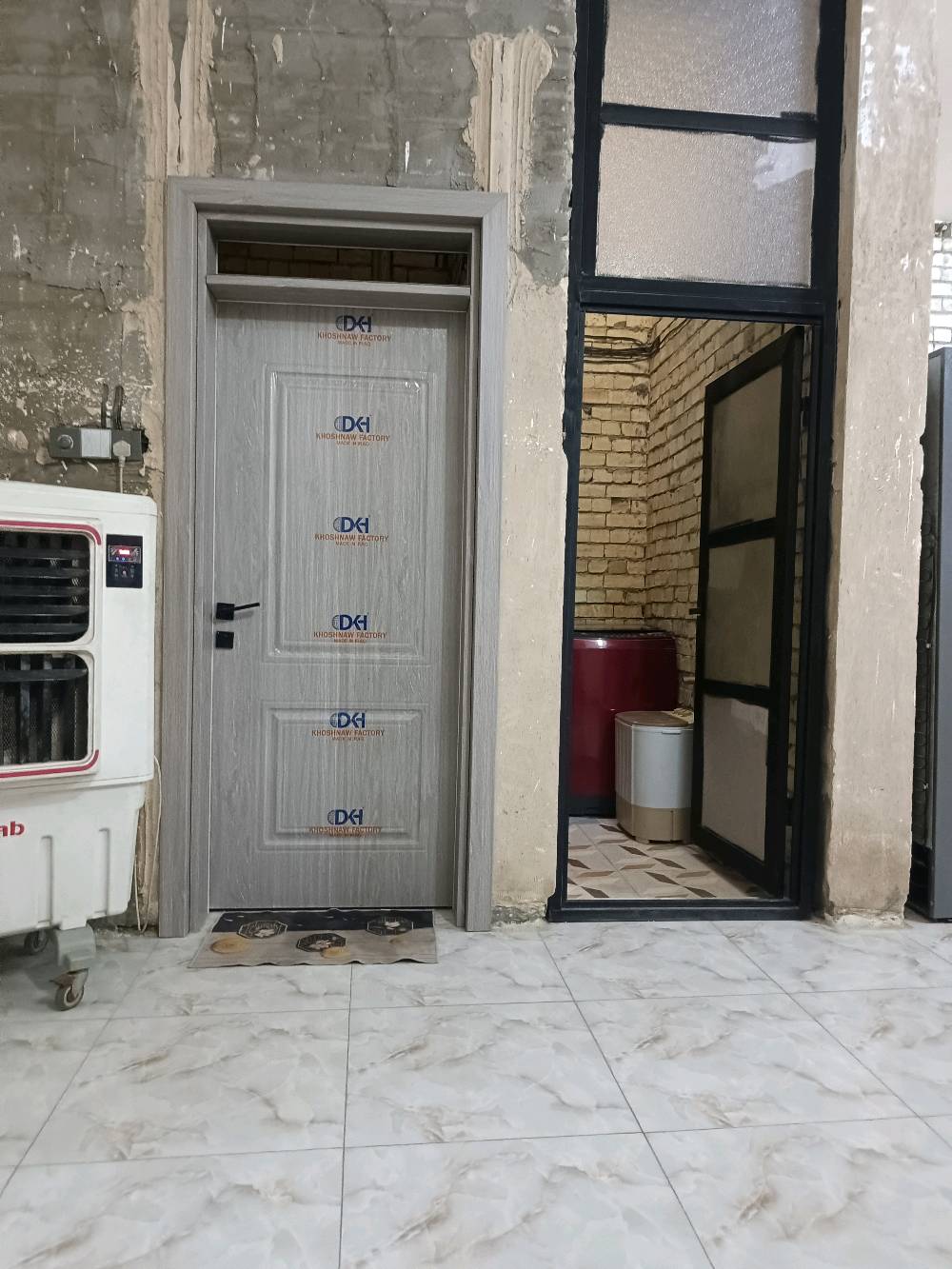 يالله السلام عليكم خوان بيت للبيع في الدورة البعيثة مقابل مجمع العدل الثاني شارع البيطرة مساحة 150متر عقد 117 متكون من غرفتين نوم  وصالة واستقبال  وصحيات  و حمام داخلي ومطبخ
السعر  110مليون وبيه مجال 
  الرقم  الاستفسار ***********
 الرقم الثاني ***********
السلام عليكم بيت للبيع في الدورة البعيثة مقابل مجمع العدل الثاني شارع البيطرة مساحة 150متر عقد 117 متكون من غرفتين نوم  وصالة واستقبال  وصحيات  و حمام داخلي ومطبخ