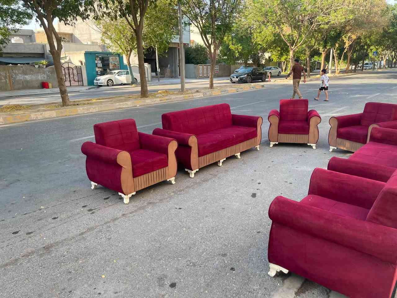 تەنها 135 هەزار
دەسکردە ئسفەنجی 10سانتیمە 

هیچ شکاویەکی تیانیە

شوێن کەلار 

ژ.م***********
