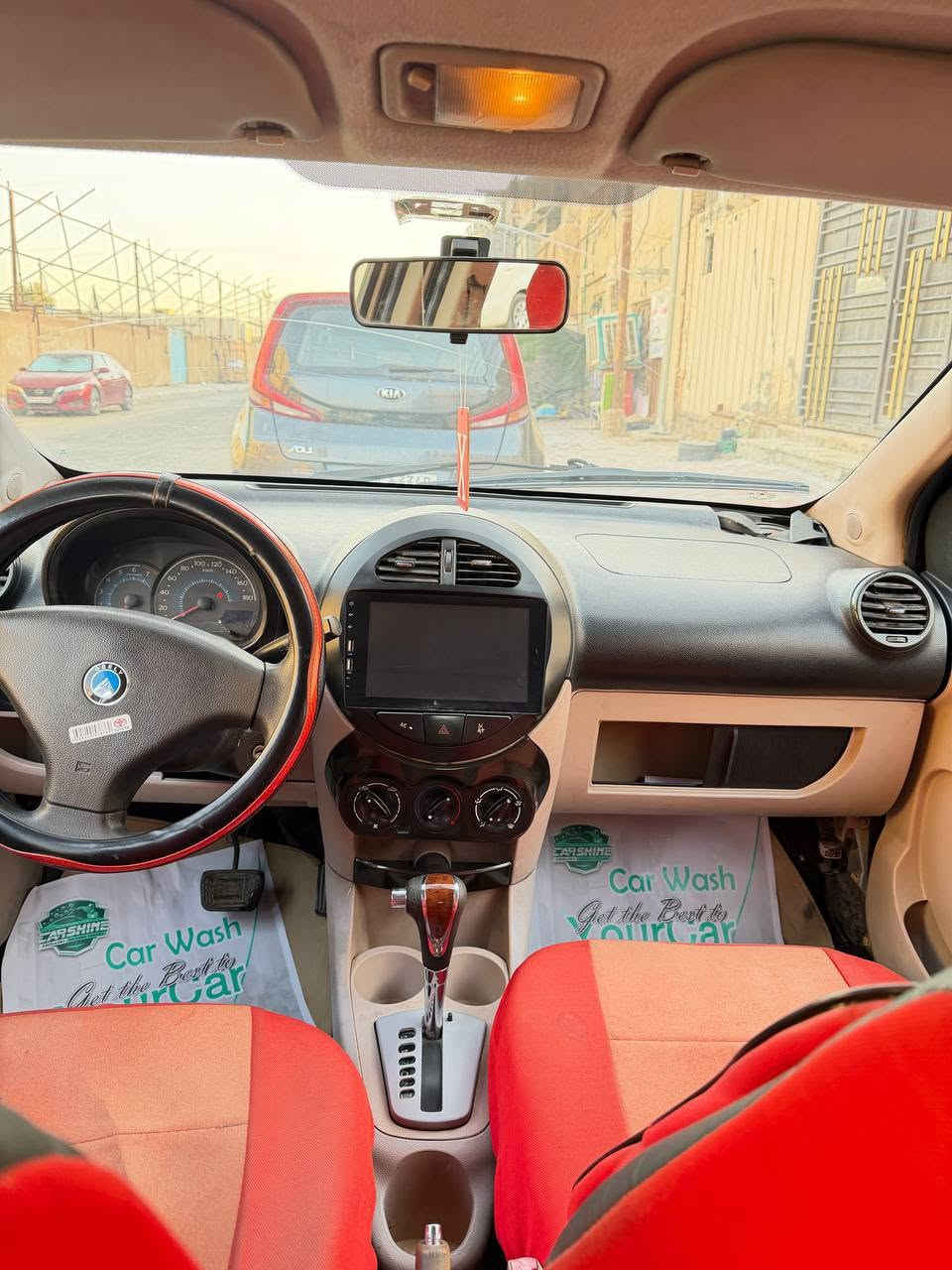 سلام عليكم 
للبيع جيلي باندا 
موديل ٢٠١٣ 
رقم بغداد باسمي 
سياره نصيفه مثل ما واضح بل صور ستخدام شخصي
نقصها غاز تبريد الباقي كله نضيف 
سعرها ٤٣$ بيها مجال بسيط 
رقم الهاتف *********** بي وتساب
مكان السياره كربلاء
