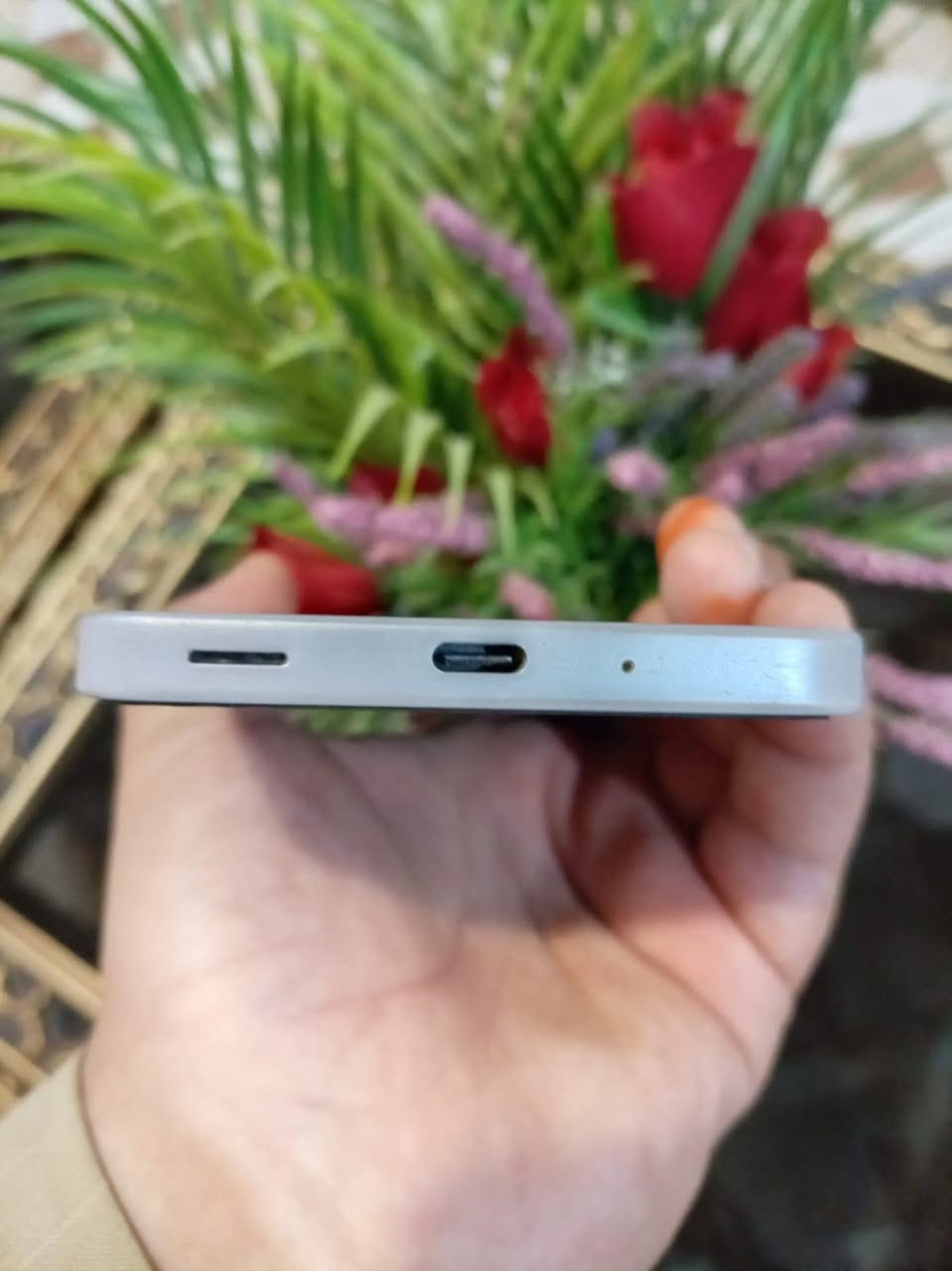 *للبيع أو المراوس 📱*
*جهاز: Samsung Galaxy A16* 
*المواصفات:*
- *الذاكرة:* 256GB 
- *اللون:* سلفر 
- *البطارية:* 5000mAh
- *الشبكة:* 5G 
- *الحالة:* بلادي + كفالة
- *الاستخدام:* شخصي، فول بالشحن

*للاستفسار:* ***********
