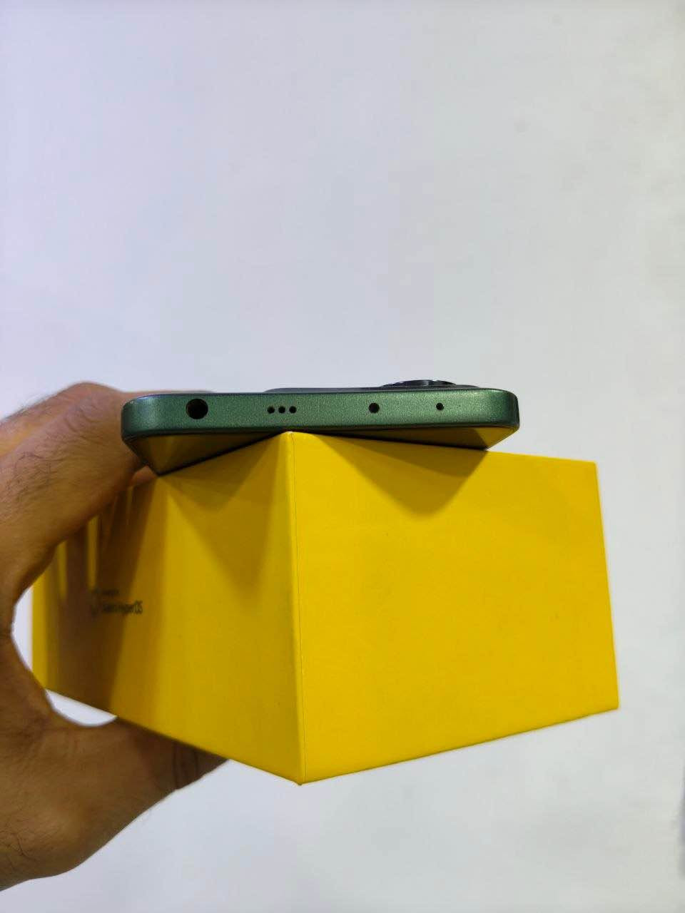 السلام عليكم للبيع POCO M7pro 5G جهاز نضيف كامل ملحقاته الاصليه مكفول ولك ضمان فحص بالجهاز ذاكره 256 عشوائية 24 جهاز قوي بالمواصفات السعر 280 ألف مكاني البصرة *********** البصرة, العراق
