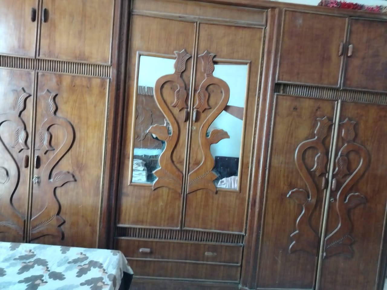 سلام عليكم غرافية للبيع كامله مراية وزاويه وجربايه وكنتور طابيقين الغرفة صاج اصلي كامله مكمله السعر ب750 وبي مجال للطيبين مكاني ديوانية جلبية  الرقم بي واتساب  ***********
