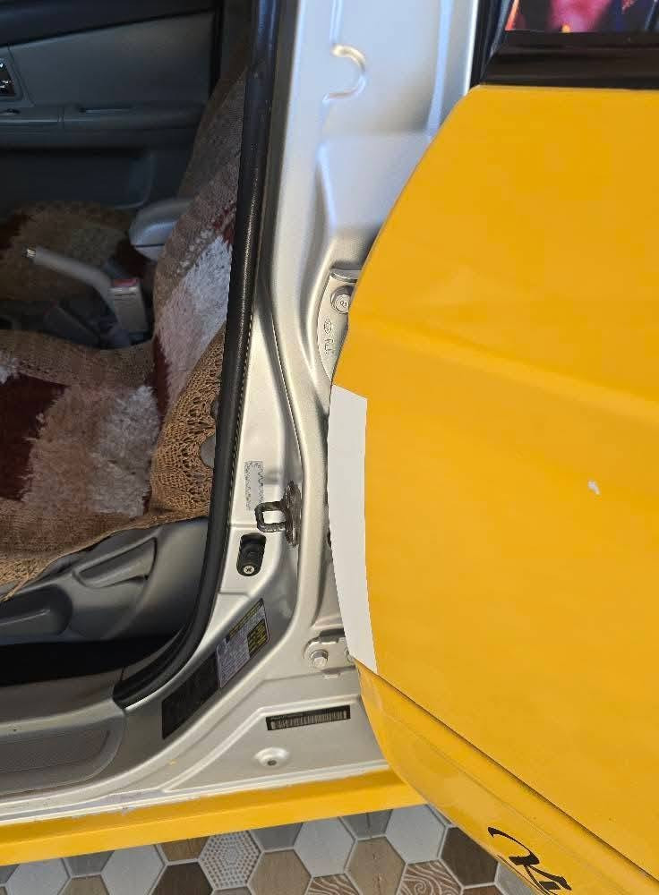 سبكترا موديل 8 رقم بغداد نكليزي
كير مكينه تبريد كلها مكفوله تخم تاير
حادث السياره فقط خشم الجامرلق بدون اي دواخل 
السياره مال جناي. مكان السياره ديالى بعقوبة
السعر 80 وبيها مجال
***********
