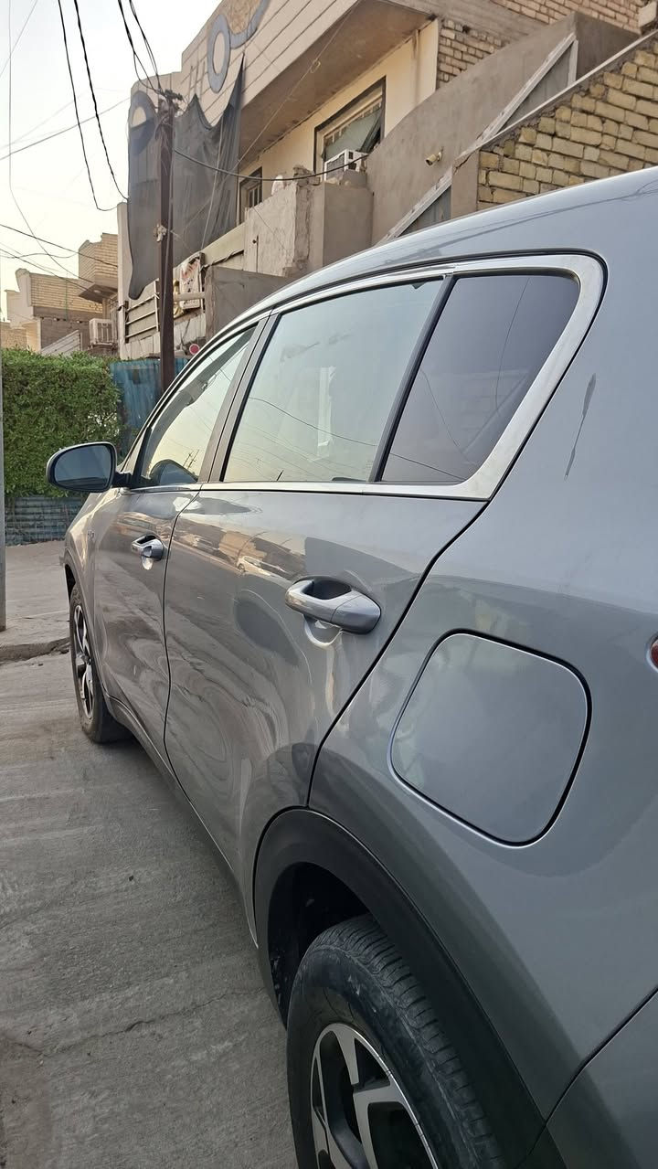 سبورتج للبيع 2020امريكي
صور الحادث والسونار بل منشور 
مواصفاتها معروفه 
مواصفات 
كامره خلفيه
صندوق كهربائي
شاشه
6وسائد هوائيه
مصابيح زينون اماميه
ابل كاربلاي
التحكم عل منحدرات
مرايا جانبيا كهربائية 
تبريد خلفي
حساسات ضفط الاطارات 
عنوانها بغداد الدوره 
سعر 149بيها مجال 
***********
