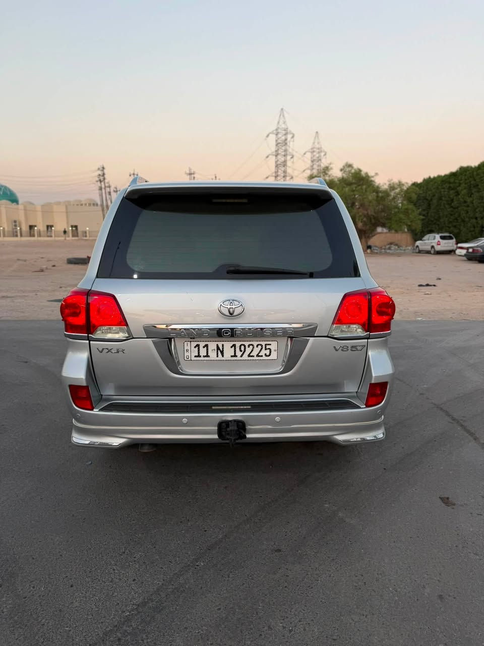 السعر 278🌹
بيع او مراوس بأقل

لاندكروز 2014  فكسار  VXR بريم اصل فول مواصفات ( مواصفات لكزس )جكات هيدروليك

ماشيه 155 الف km حقيقي شرط

السياره طلب خاص من النوادر 
محرك المرغوب 4700  / VXR 

 قم بغداد انكليزي بأسمي هزه وفحص كله جديد 
مشروع وطني بأي محافضه تتحول

مواصفاتها اذ اعدها متخلص 
فوول شنو بالك مواصفات بيها 

اخوان السياره مكفوله من الصبغ والفتح والتبديل 
بيه كرتات جوه الخطه والسونار موجود بلصور 👇
وتفحص وين ميعجبك

السياره جديده ونضيفه وبدون نقص 
وبلعافيه ع الياخذها🌹

محرك وكير وحداده ع وضع الشركه
تخم تاير جديد قبل اسبوع شديته دنلوب ياباني

السعر 278🌹
بيع او مراوس بأقل

***********
مكاني النجف الأشرف / الكوفه

