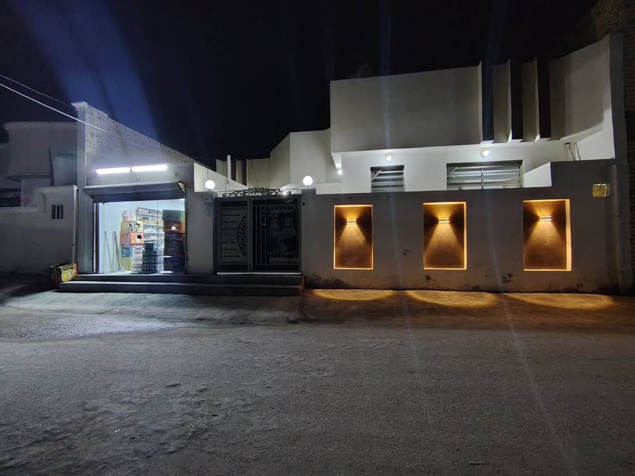 السلام عليكم
بيت 240 +محل للبيع بالنجف مقابل قرية الغدير عمود ٣٢١ خط اول

السعر 115 💸💸
يحتوي 3 غرف وصاله واستقبال ومطبخ
للتواصل *********** وأتساب النجف, العراق
