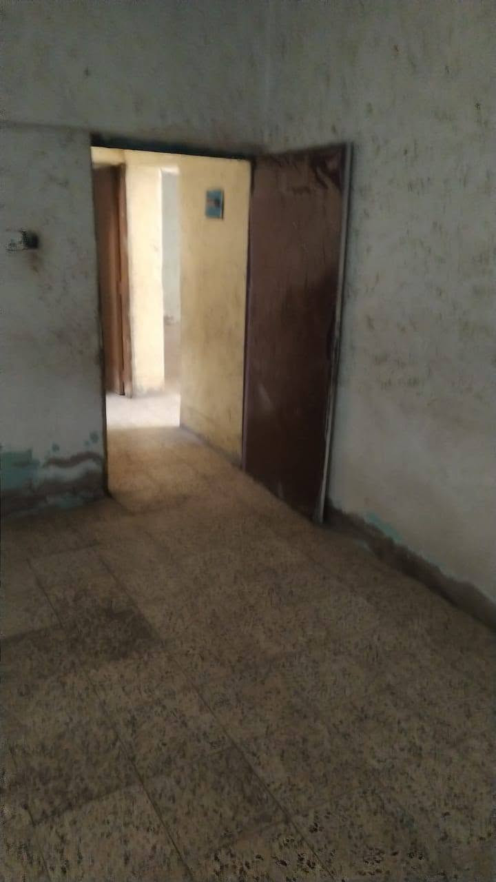 السلام عليكم 
بيت مساحه ١٨٠متر طابو صرف جسر ديالى قرب الصناعه.. البيت شوفه عينك 
وسعره مناسب جدا الراغب بالشراء الاتصال على الرقم ***********بيه واتساب
