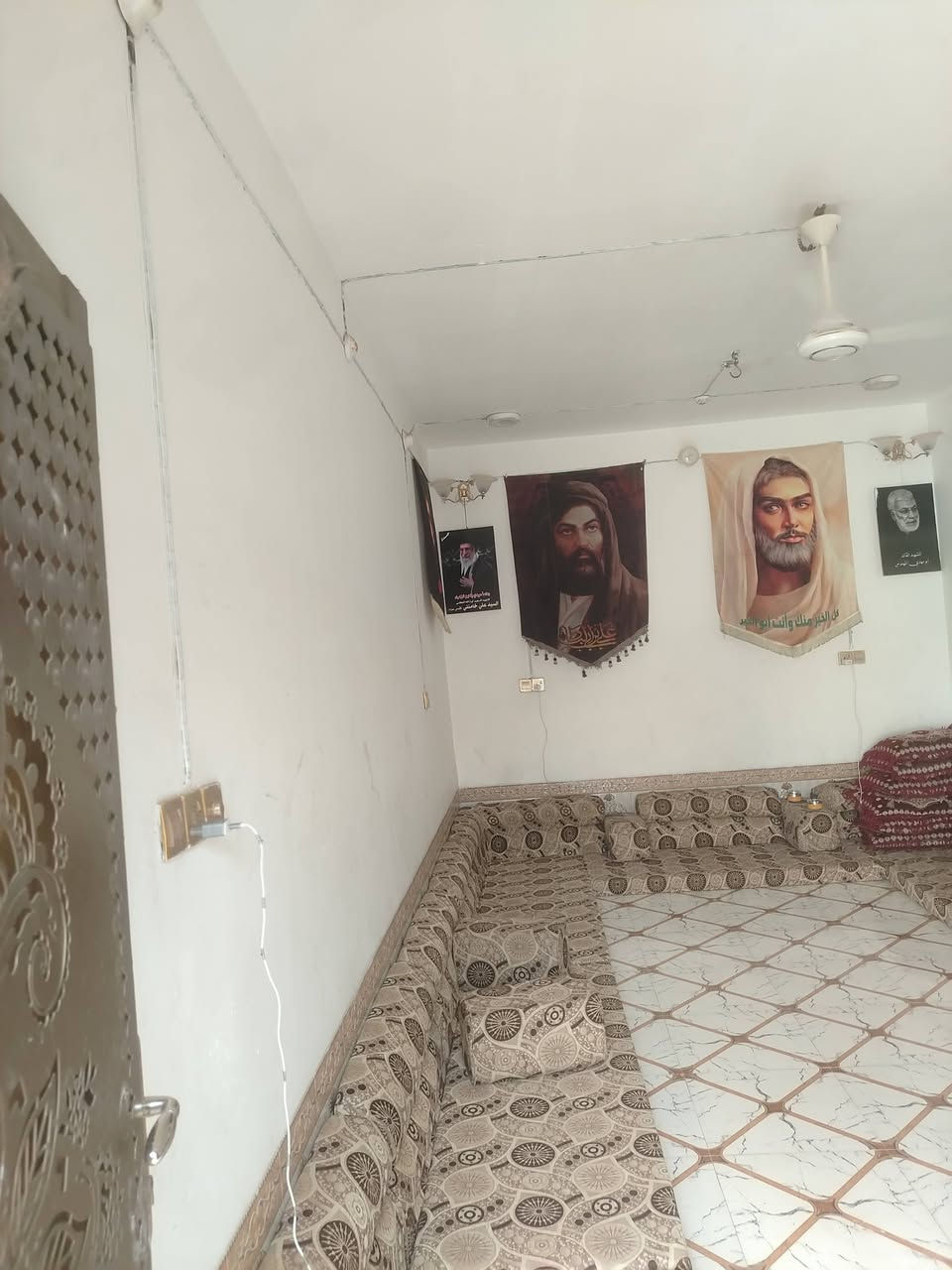 بيت للبيع • ٣٠٠م • شارع ٣٠غرب