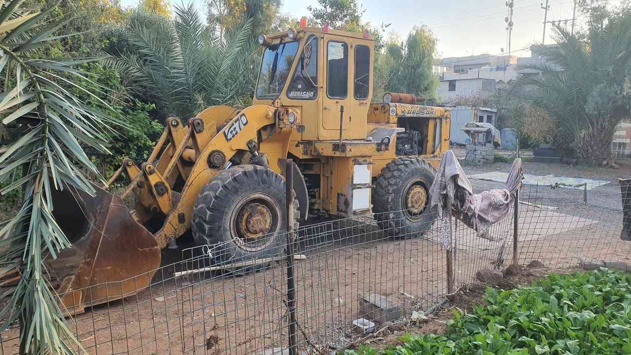 شفل للبيع موديل 82 مكينهB 102 شرط تحويل مكان موصل ايسر شفل جاهز طخم تايرات جديد  هندي كيرشرط مامفتوح مكينة ستندر شرط اكسنت مامفتوحات صينية قطعة وحدة رقم شفل واسط بريكات أربعة شغال  *********** 《*********** 》
