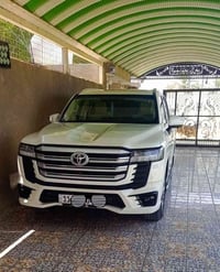 لاندكروز GxR • ٢٠٢٤ • ٣٢ ألف كم