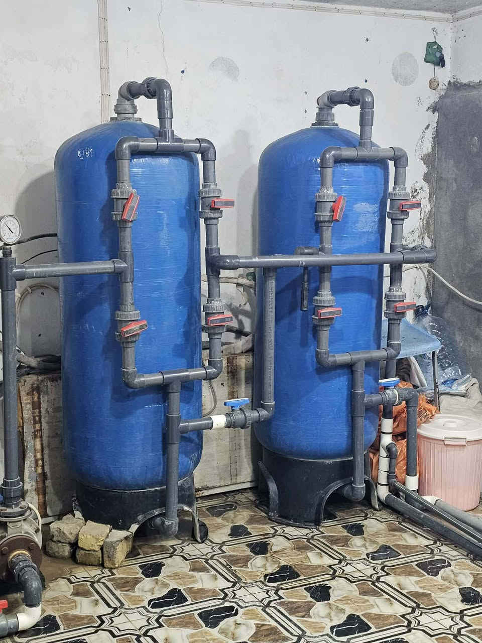 سلام عليكم بيع مستعجل محطة نهري ام 4000الف لتر في الساعة تانكيات عدد2 واحد ابو 5000 و3000 مظخات إيطالي منبرينات نظيفات ماء حلو العنوان واسط قضاء الحي الاتصال *********** 
اخوان المحطة شغالة
