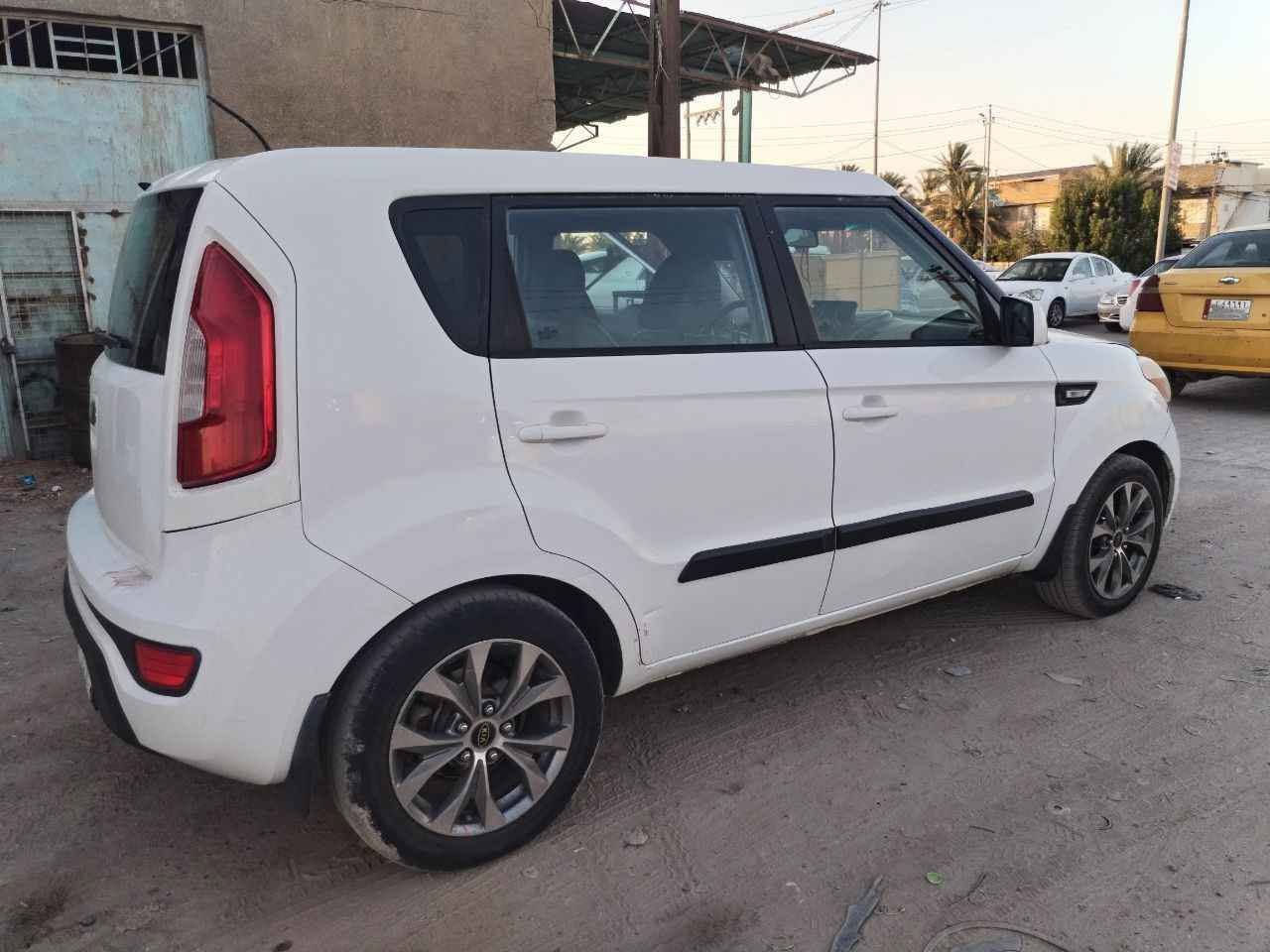 كيا صول 2013 وارد امريكي بيه قطعتين في أمريكا 
رقم بابل

مكان السيارة النجف *********** النجف, العراق
