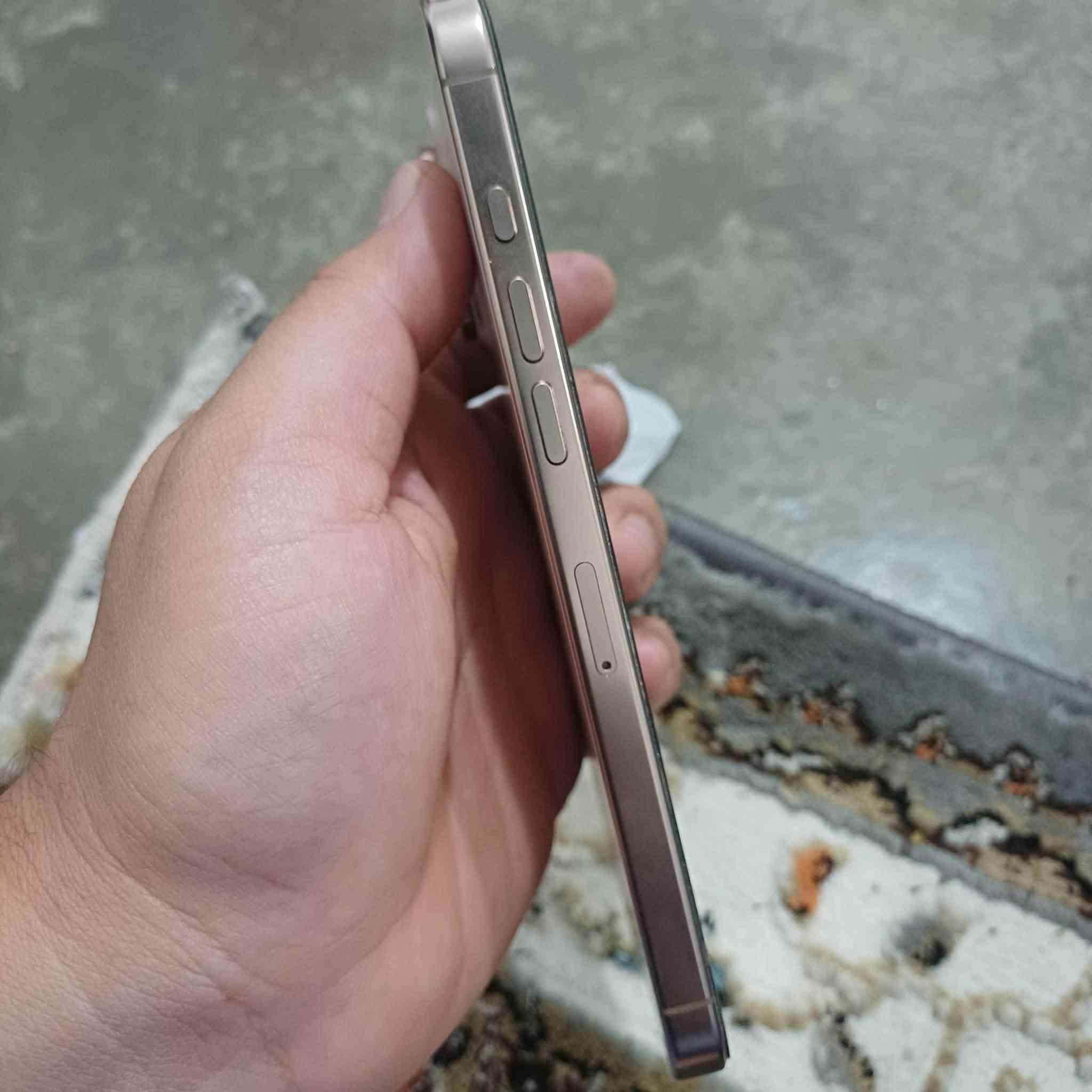 آيفون ١٦ برو ماكس • ٢٥٦ • بطارية ٩٩