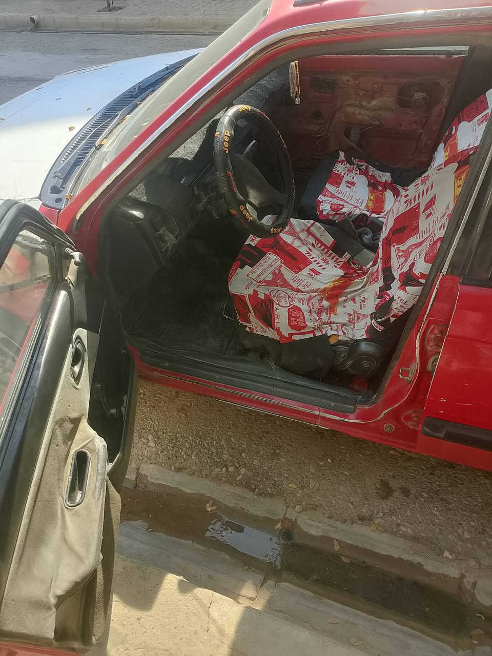 مازدا استيشن 
ب12
سنويه خضره
غرمات عليها /350
صاحبها بس تحويل
بس نمره /5/ماتجي
محرك نوزل /16
دفتر بانزين بيها
مكانه كركرك ترايك وين ماتريد
***********
