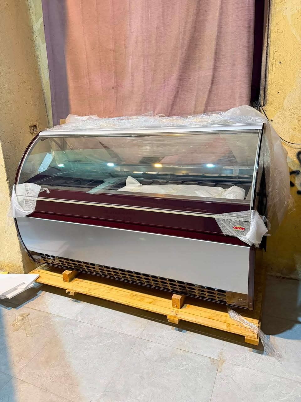 عارضه أوريون ايطاليا
جديد لؤك
220سم 
16بلانك كبير 24بلانك صغير 
سنكل فيز دبل كمبريسر 
من افضل الماركات في العالم 
ضمان سنه 

السعر والتفاصيل الاتصال على الرقم***********
الوتساب*********** 
العنوان البصره
