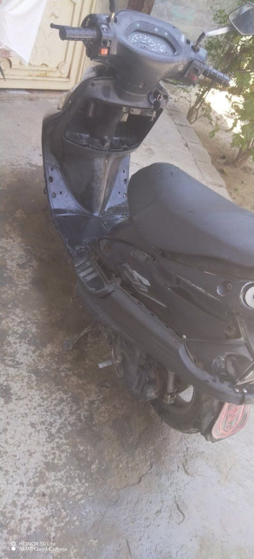 فراشه للبيع 

 سلف هندر كهربائيات شغاله

 لايت أمامي شغال بريك شغال

 مكينه خير من الله ناعمه شلعه حلوه

  سعر 225 وبيها مجال مكاني بعقوبه

***********
