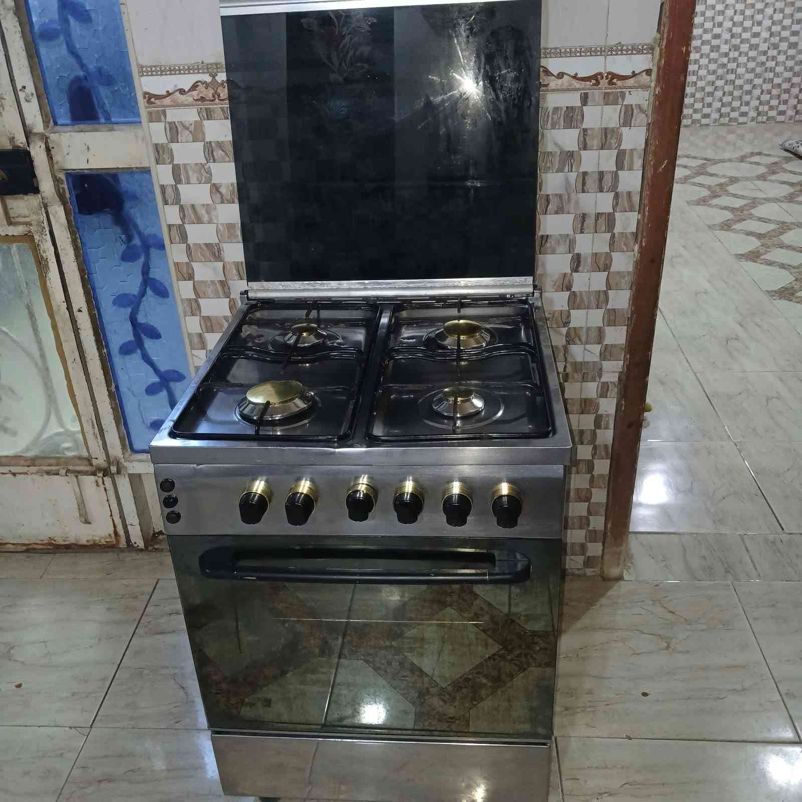 طباخ فريش مصري ٤ عيون فرن دكمتين استيل أو نضيف اوشغال على فحص للبيع سعر ٨٥
