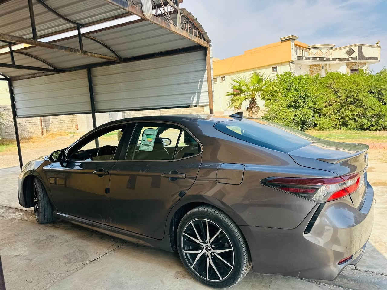 كامري SE • ٢٠٢٢ • بدون صبغ