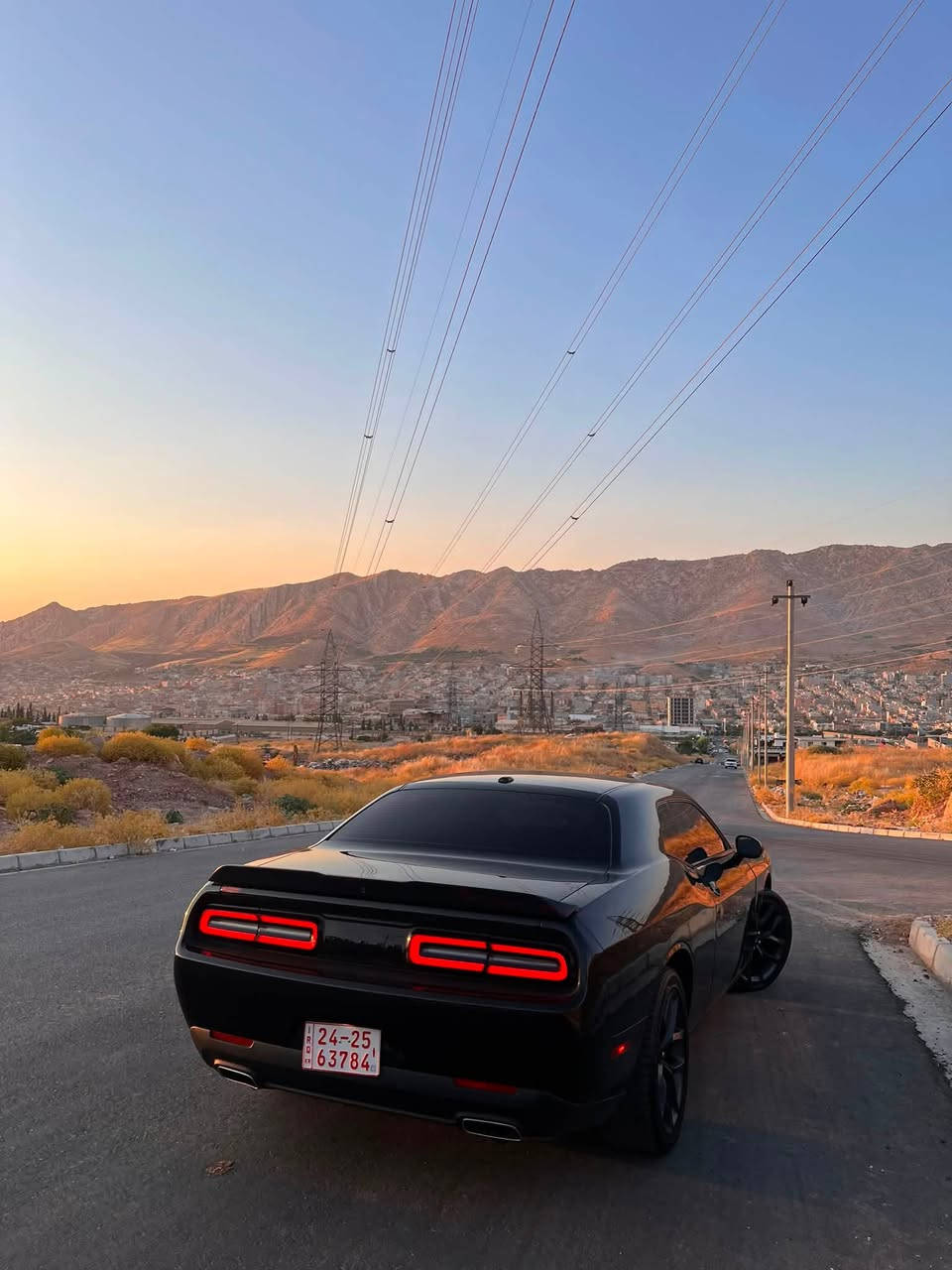 السلام عليكم
اخوان  دوج جالنجر 2023. للبيع 
مواصفات sxt معروفه 
 ماشيه 80 الف ميل 
  كاتي تترقم شيمالي  
دهوك اربيل سليمانيه 
 حادث بنيد و جاملغ 
  بدون شاصي شرط 
 ارباك سستم مبل دركه ودشبول 
 مده رقم 90 يوم 
 مكان سياره دهوك. 
سعرها 168 مجال للشراي 
للتفاصيل اكثر  *********** واتس اب 
رقم شاصي بل منشور.
