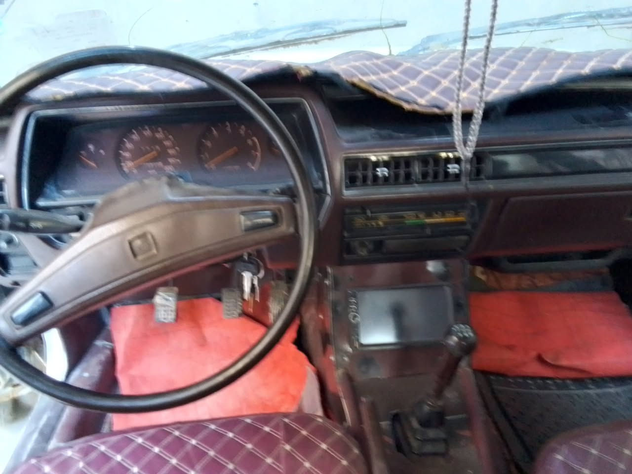 السلام عليكم مستيبوشي للبيع 1982 نضيفه ***********
