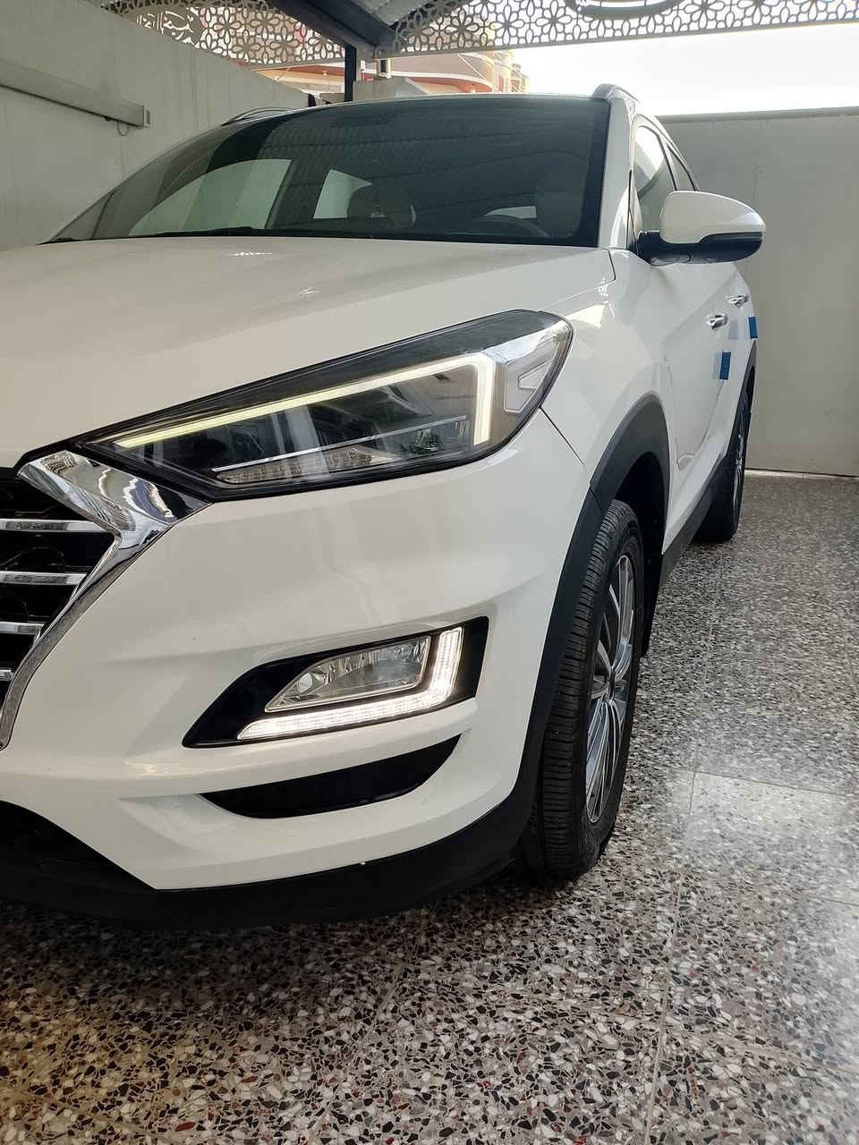 توسان 2019
رقم بغداد الدولي بأسمي 

خليجي 

محرك 2000 دوش 

بصمة 

كراسي كهرباء 2 

قطعتين تبريد 

داخل صاج

كشنات جلد 

هندبريك رجل 

لايت خمس عدسات 

شاشه كبيرة 

كامرة خلفية 

حساسات خلفيه 

صبغ بنيد وقبق جنطة فقط بدون دواخل رش خارجي 

السعر 165 وبيه مجال 
***********
