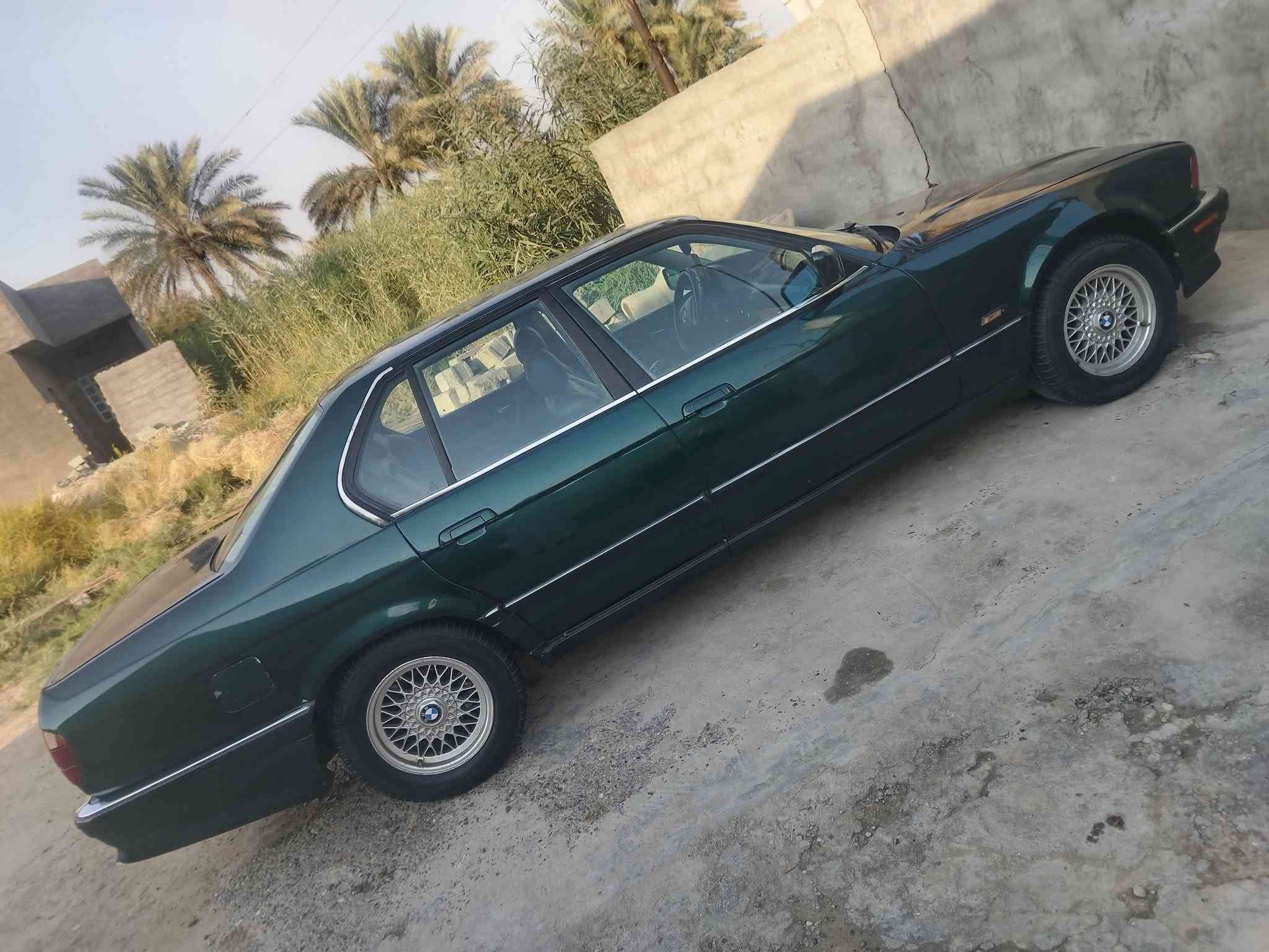 سلام عليكم بي ام موديل 1993 فول موصفات كشانه جلد + كهرباء تخم تايد صدر أمامي خلفي كير ومكينه حاويه  سنويه ل 30 تبريد ثلج  سعر 50 وبيه مجال رقم التواصل *********** الكورك *********** مكان فلوجه صقلاويه
