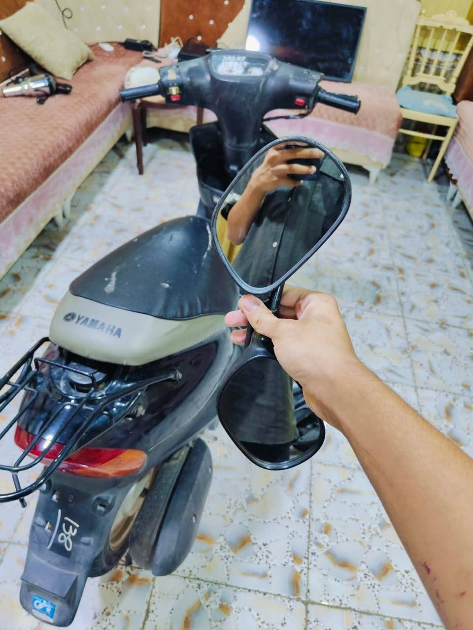دراجه بيجي 9 زروف
جديده الدرجه كلش رمبه مامفتوحه 

العنوان ناصريه مركز حي الشهداء نهايه شارع النص

الدراجه احلى من الصور كهربائيات كلها شغاله

سلف لايت كلها 

السعر 600 وبيها مجال بسيط

اتصال ***********
