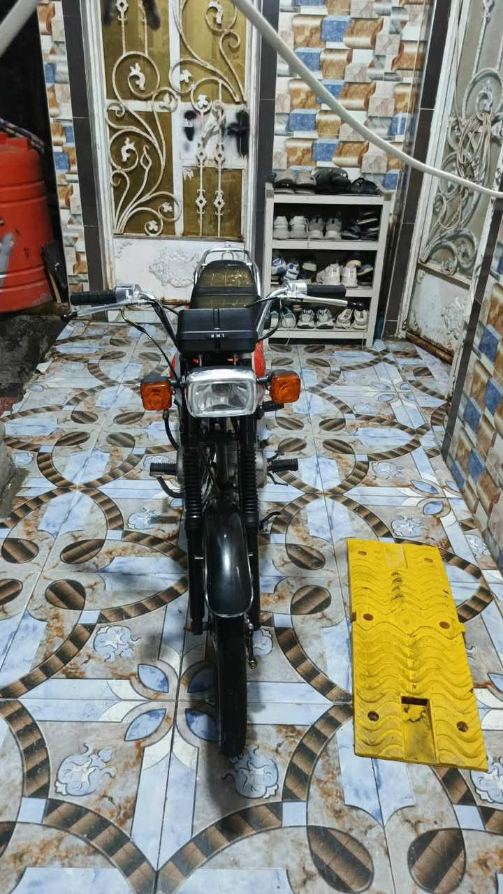 سلام عليكم شباب 
دراجه ايراني ارشه مكينه حلوه 
غراض توه شادهن كهربايات شغاله
دراجه كامله وحلوه مال شغل الله شاهد
مكاني البصرة كرمه 
السعر550وبيه مجال خابرني وتدلل 
***********
