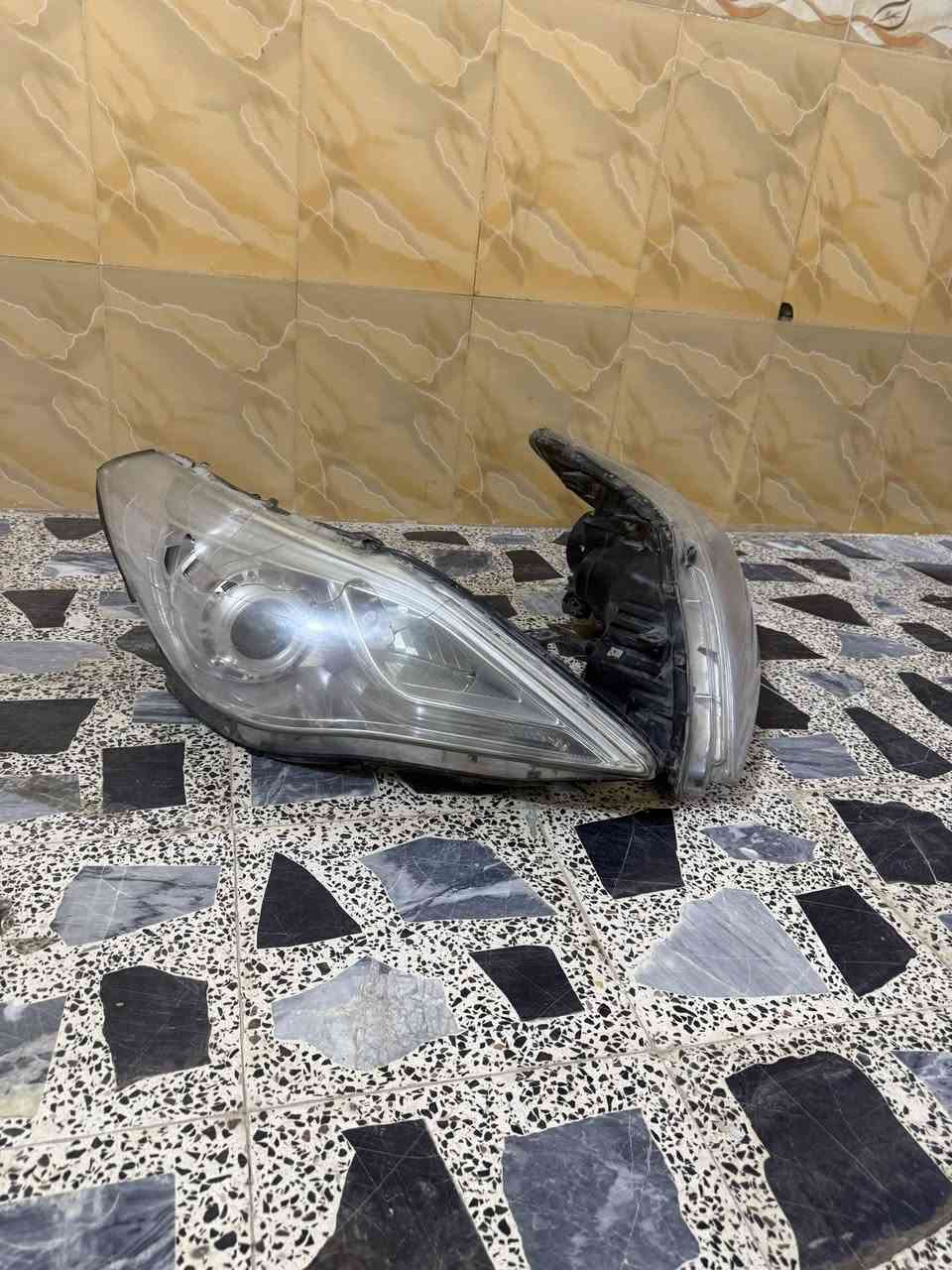 ازيرا • زنون • ٢٠١٢-٢٠١٦