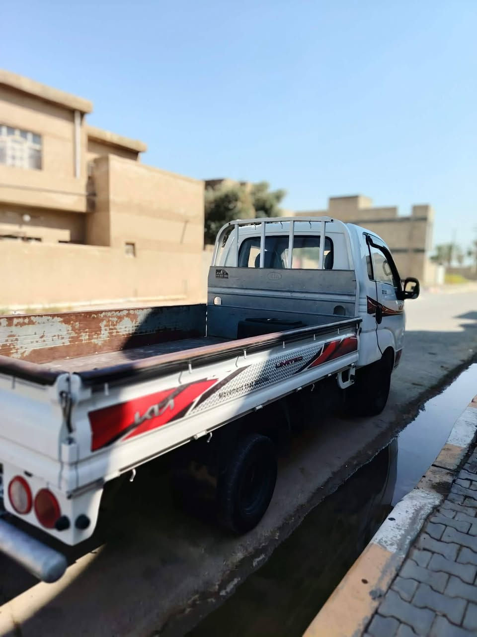 سلام عليكم سياره للبيع موديل 15 مكان 
بغداد طارميه سياره نضيفه
محرك 2700 مفتوح 
سياره بيه ضربه بنيد ودعاميه بس 
السعر 105 بيه مجال للطيبين ***********
