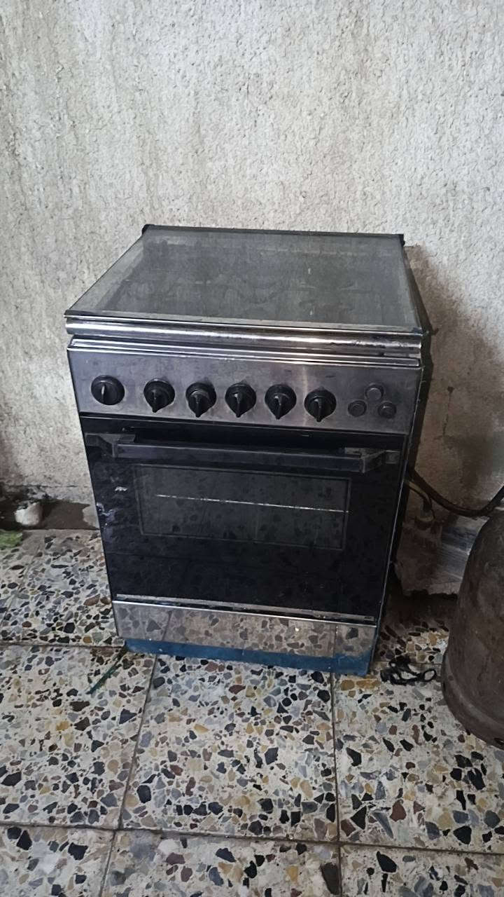 طباخ مصري شغال فرنه فوك جوه 
سعر 65
وجربايه أم نفرين أي ضرر ما بيهة 
سعر 55
مكان مدينه الصدر 
تواصل واتساب 
***********
