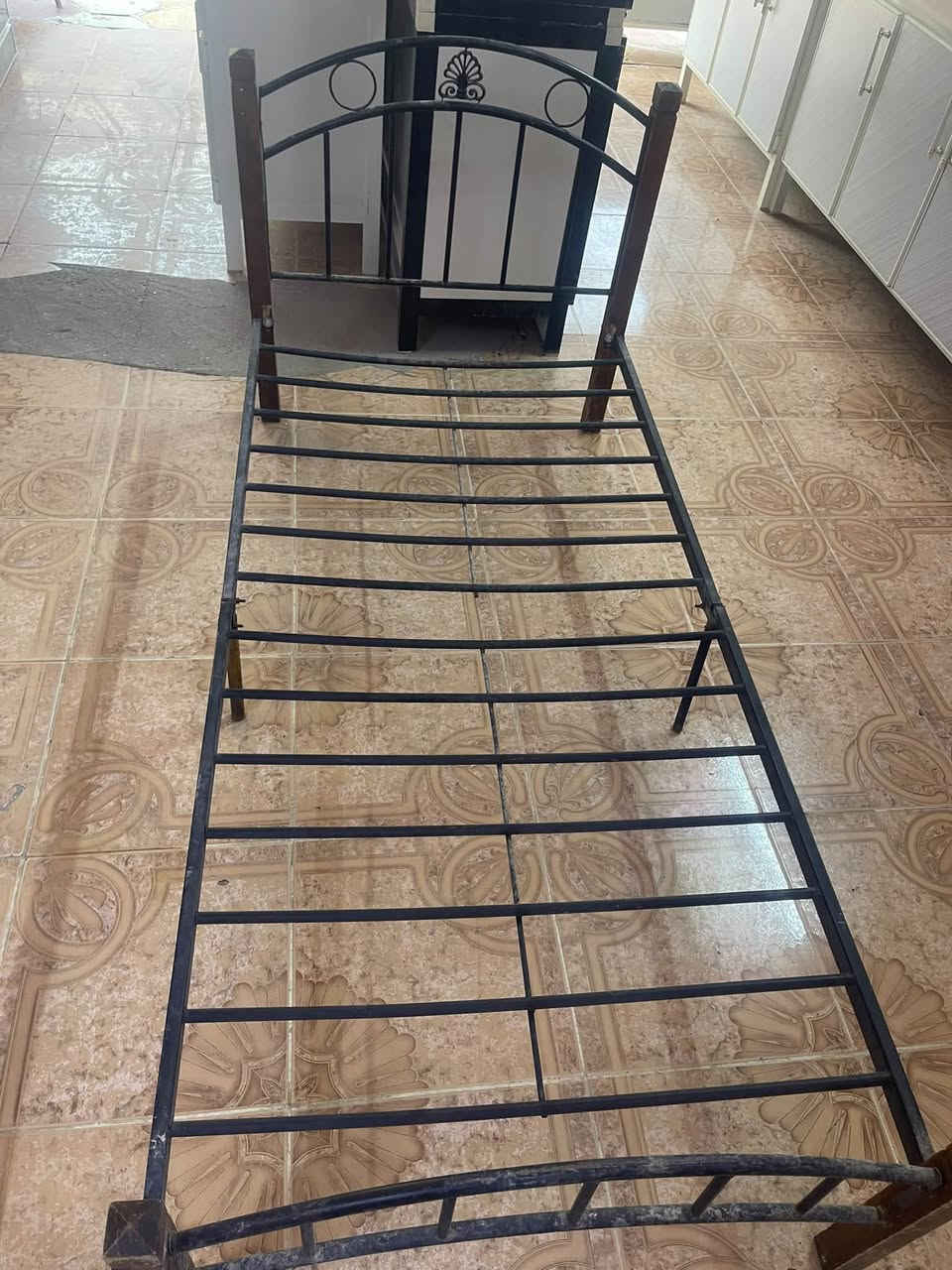 كاونترات مستعملات للبيع مترين بدون سنك احطاطه ومتره ونص كاونتر وسنك متره وعشرين كلش نضيف اخو الجديد وجربايه امل النفر ***********
