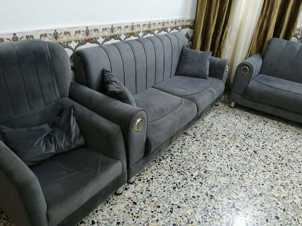 تخم 10 مقاعد نضيف كلش تزكام لون فيلي قماش مال سيارات السعر 375 وبيه مجال *********** عمارة, ميسان
