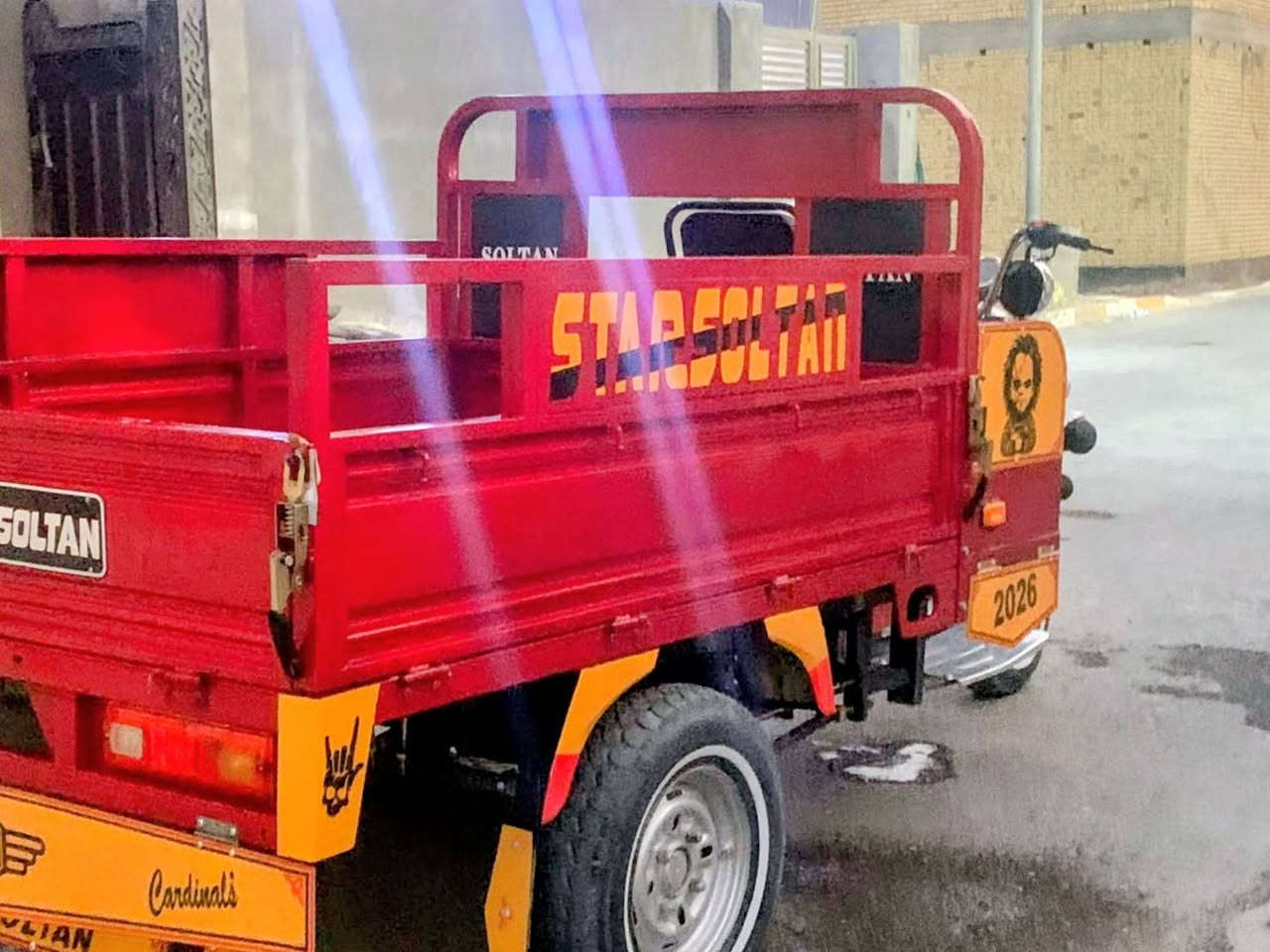 هيج نضافه وهيج ترتيب وبرغي ما بيها نقص واصليه كلها واصوليه
تفر عمارتك كلها ماتلكه هيج نضافه
اوراق واصوليه وكيلها بشارع بغداد
نضافه واحد علا واحد
***********
