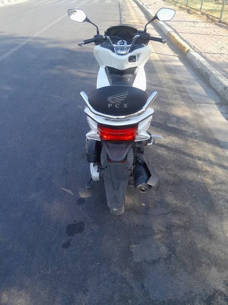 السلام عليكم Pcx  ياباني جيل الثاني مكفوله كفاله عامه  مكينه ١٥٠ حساس ازدحام وحساس ستان  دراجه مال جناي قبل شهرين نزلته السعر مليون و٧٠٠ الهاتف *********** العنوان بغداد
