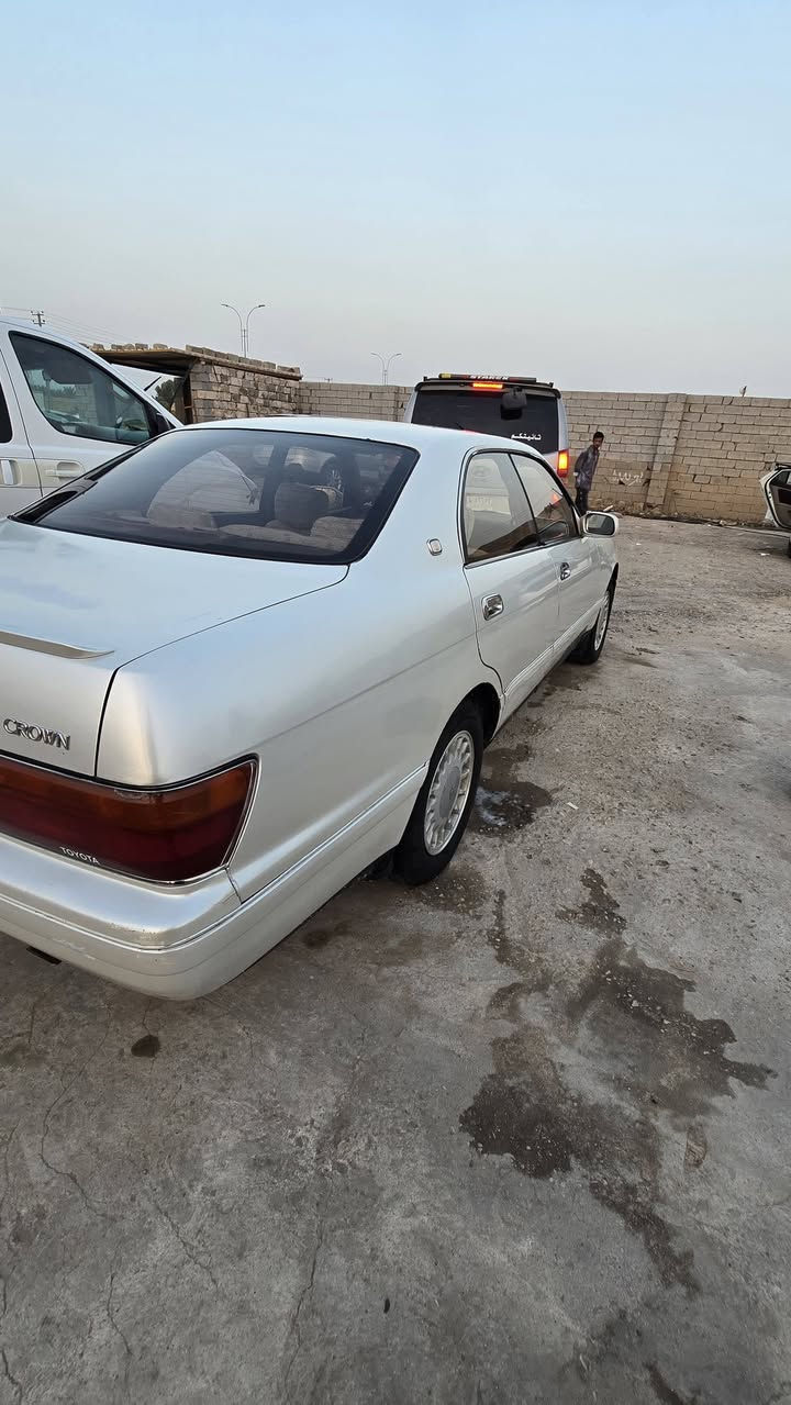 سلام عليكم 
كراون بطه منفصل 1993راعيه الشرعي يمي وعندي وكاله عامه مكفوله اصوليات وعيب شرعي سنويه لنهايه 27 
مكينه 2ونص ديلكو وكير مكفولات 
حداديه نضيفه 
دواخل جدد كهربائي مري وكشنات وستيرن 
السعر 54 وبي مجال 
ذي قار الشطره 
***********
