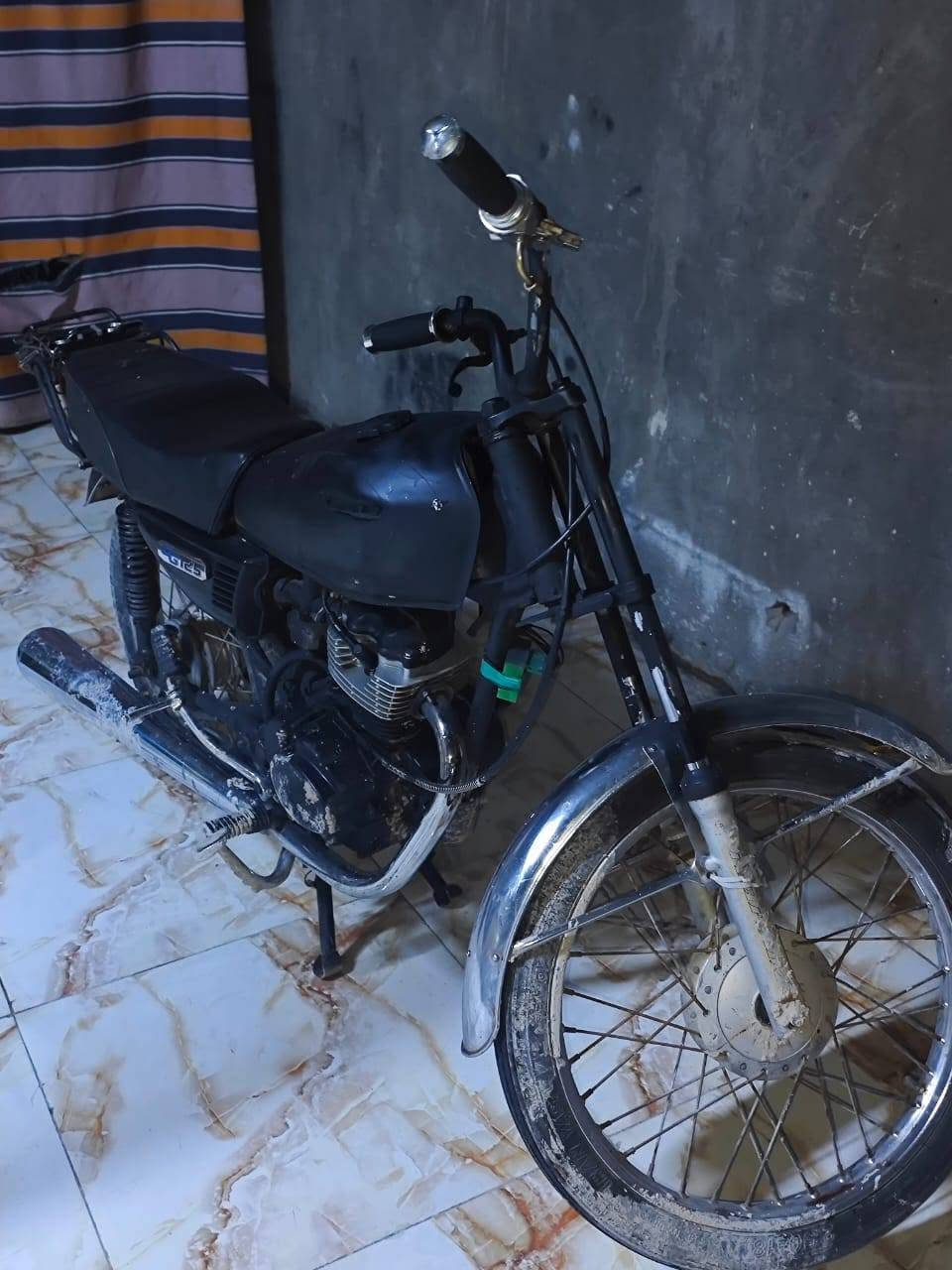 اللبيع دراجه يراني ادوات سعره
350 وبيه مجاله الشراي 
عنواني بصره
