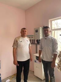 طاقة شمسية • بطاريات ليثيوم • ألواح 645 واط