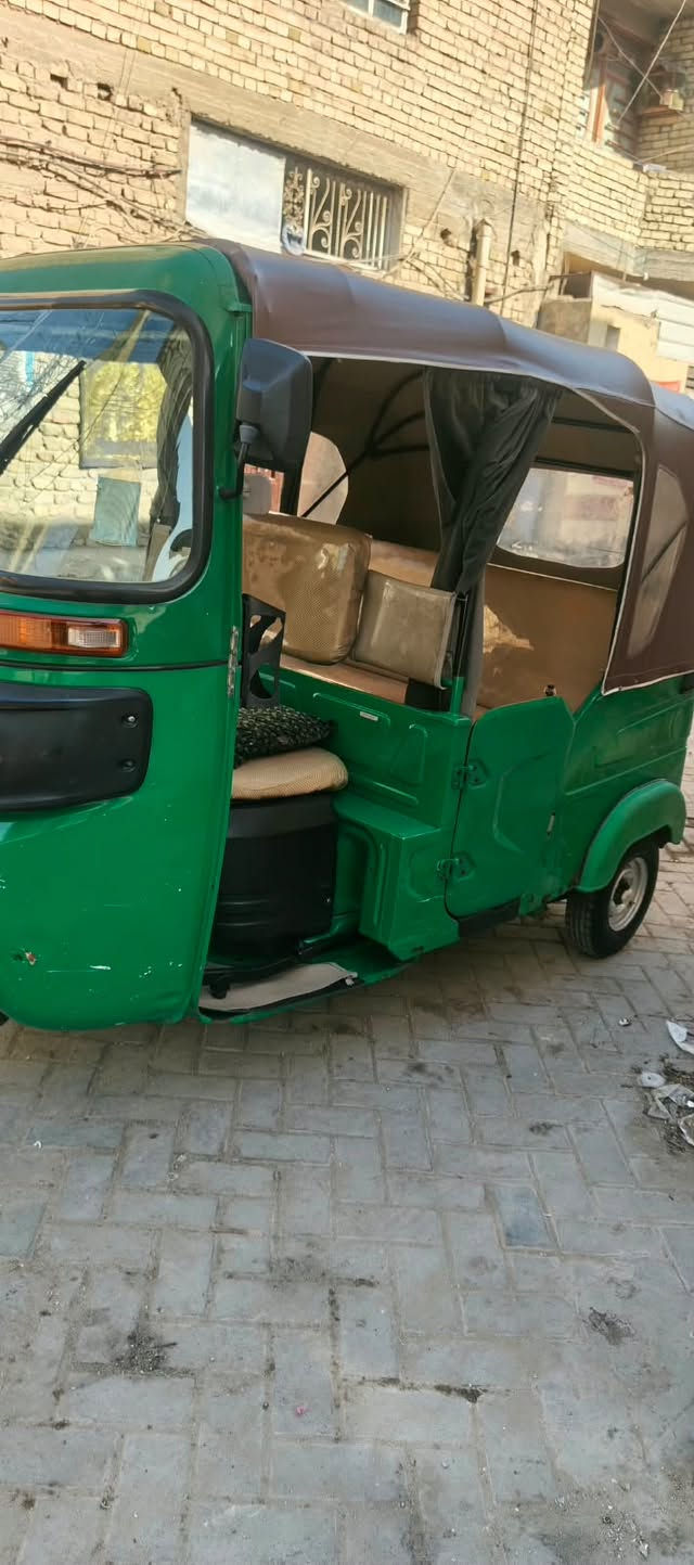 للبيع 8و200 التكتك لا مجفت ولا شارك المكينه  نضيفه تخبل وهذا الكشر كدامك اجاوب ع رقم فقط ***********
