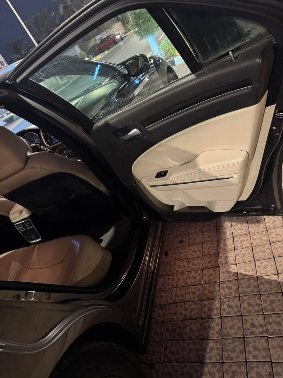كرايسلر 300C • ٢٠١٥ • مكينة ٣٦٠٠