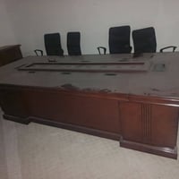 ميز اجتماعات • قليل الاستخدام • الدوره