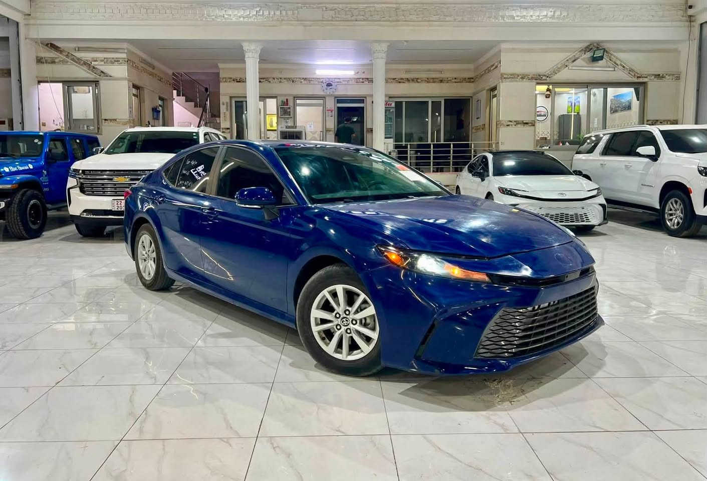 السلام عليكم
‏CAMRY 2025
✅ الفئة: LE Hybrid
💰 السعر: 195$
📍 الموقع: أربيل
🛠 الحادث: حافة بونيد صبغ فقط، بدون أي صبغ بالدواخل.
📸 صور الحادث مرفقة للشفافية والاطمئنان.

المواصفات:

* محرك 2.5 لتر هايبرد اقتصادي.
* ناقل حركة أوتوماتيك eCVT.
* تشغيل بصمة.
* تشغيل عن بُعد (Remote Start).
* شاشة لمس 8 إنش.
* Apple CarPlay و Android Auto لاسلكي.
* كاميرا خلفية.
* مثبت سرعة راداري (Adaptive Cruise Control).
* نظام المحافظة على المسار (Lane Assist).
* تحذير قبل الاصطدام مع فرملة تلقائية.
* حساسات إنارة أوتوماتيكية.
* مكيف أوتوماتيك ثنائي.
* جنوط ألمنيوم.
* فرامل إلكترونية مع Auto Hold.
* USB Type-C.
* 8 وسائد هوائية.
* نظام مراقبة ضغط الإطارات.
* استهلاك وقود اقتصادي جدًا بفضل نظام الهايبرد.

📲 للاستفسار والتواصل (اتصال أو واتساب):
***********
